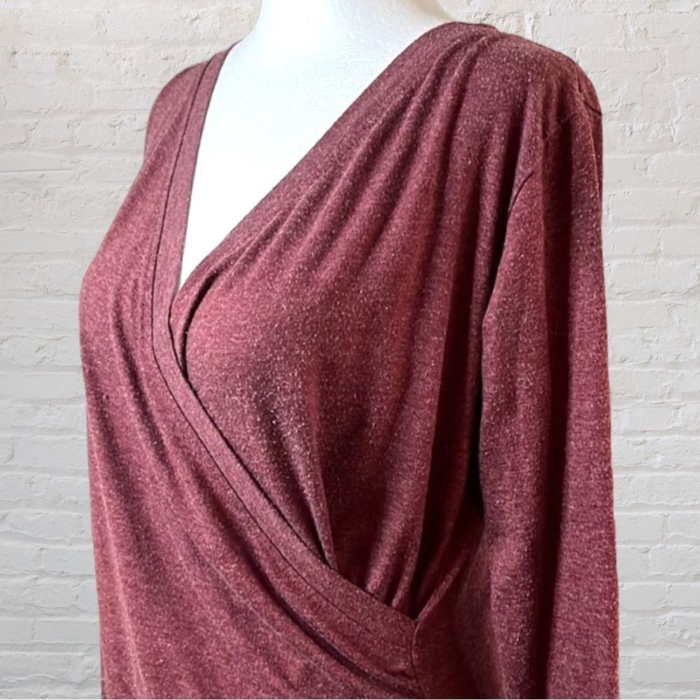 UNBRANDED purple long sleeve wrap front top w/ ruched sides. SZ S.
